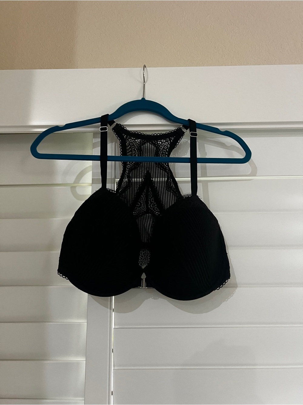 Victoria's Secret Black Lace Front-Close Racerback Push-Up Bra